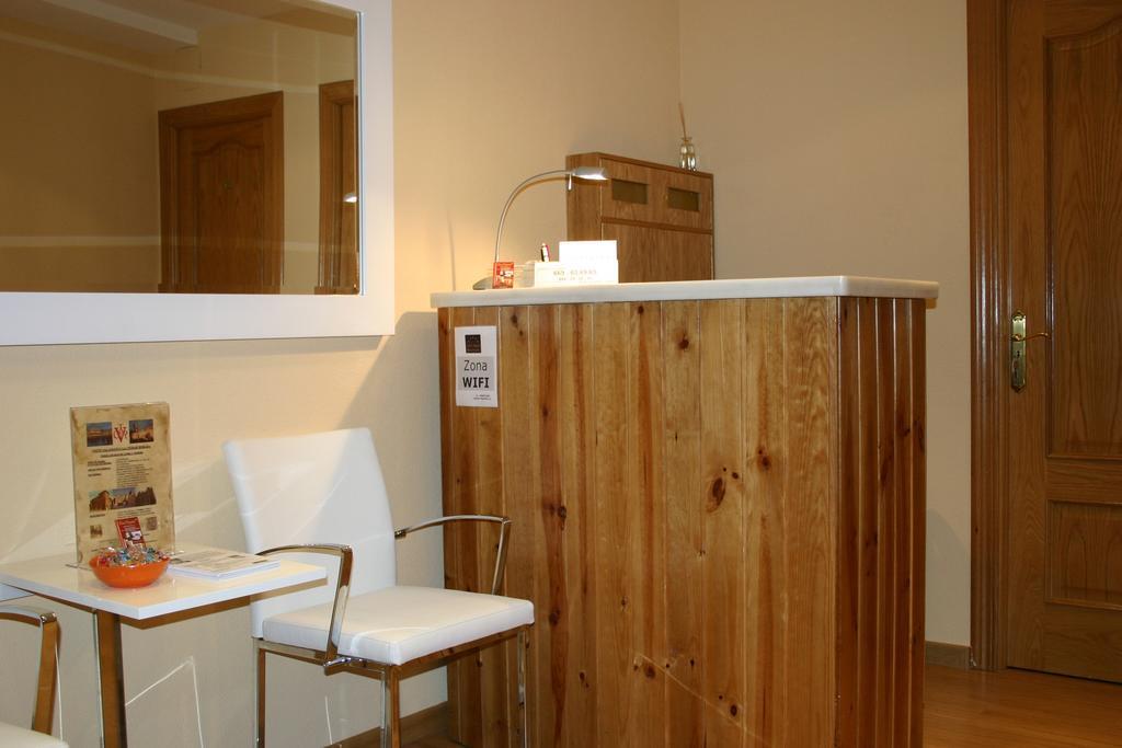 Hostal Hispanico I Salamanca Exterior photo