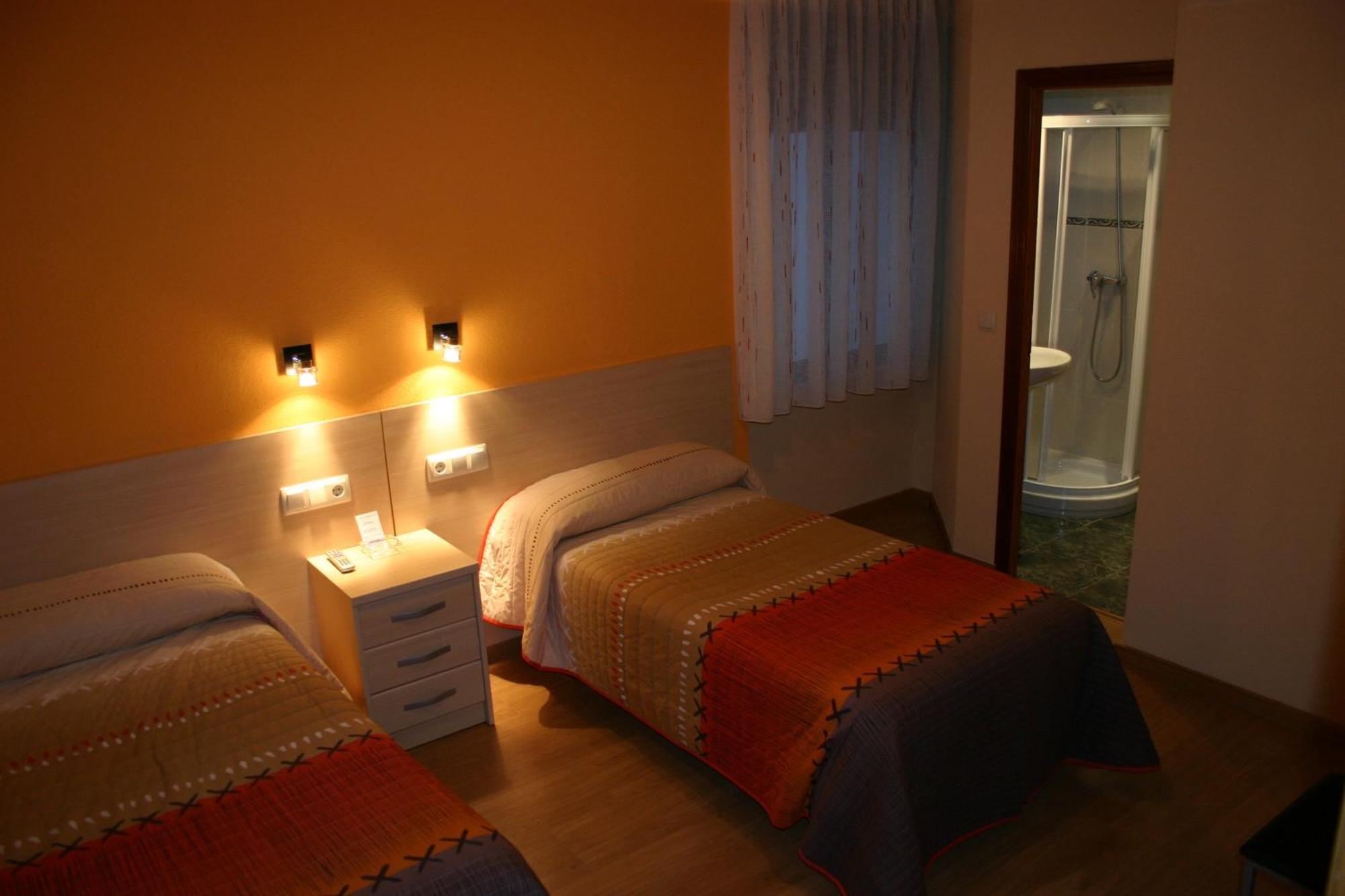 Hostal Hispanico I Salamanca Exterior photo