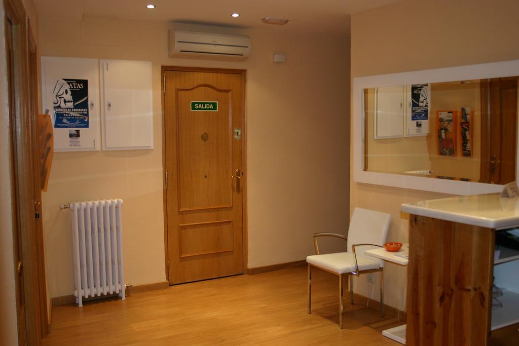 Hostal Hispanico I Salamanca Exterior photo