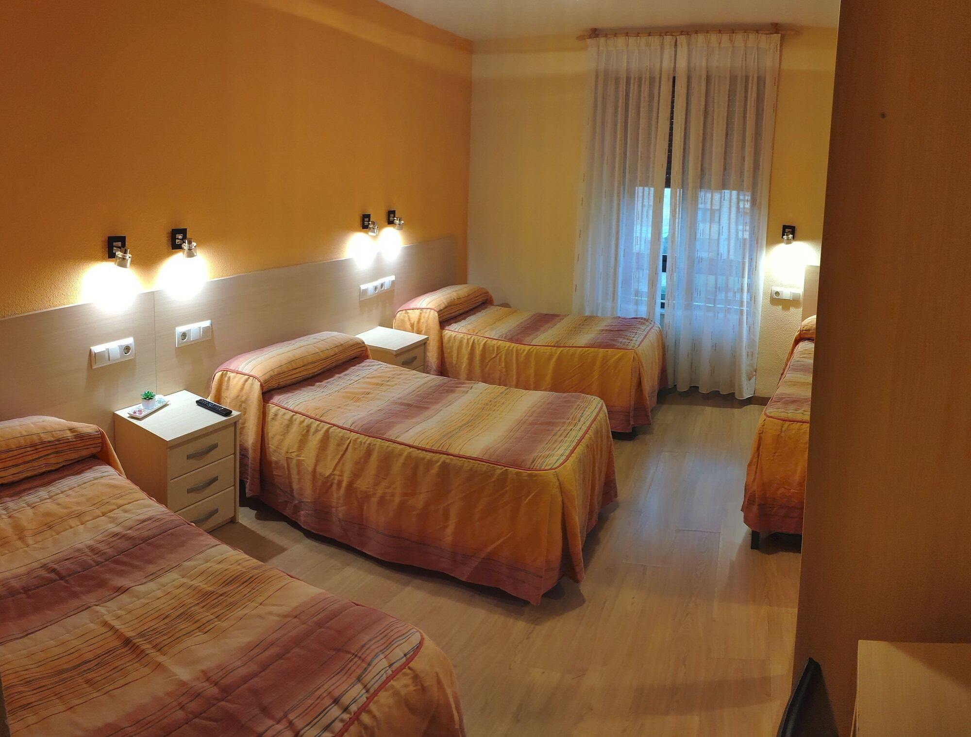 Hostal Hispanico I Salamanca Exterior photo